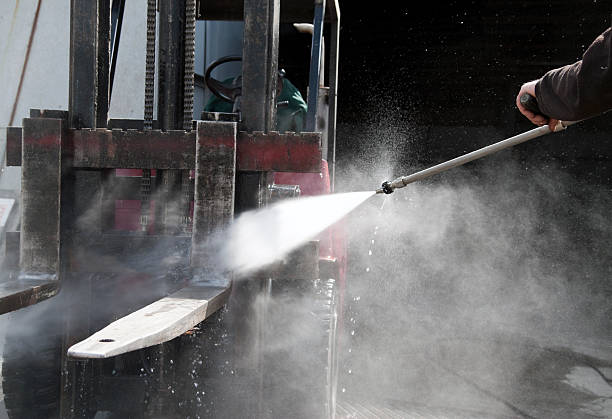 Best Concrete Pressure Washing  in Lake City, IA